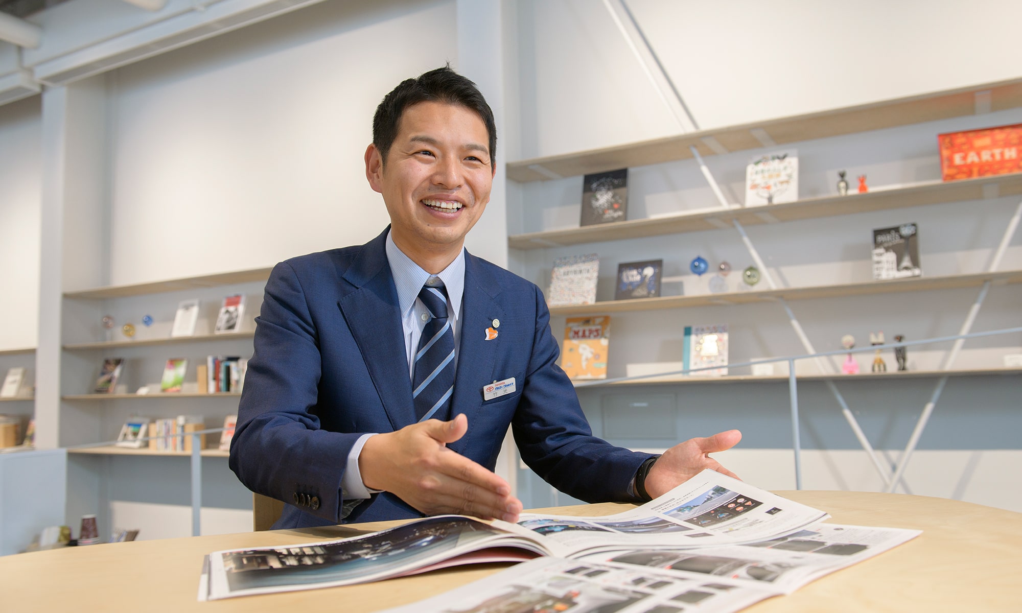 事業内容  採用情報  トヨタカローラ山口