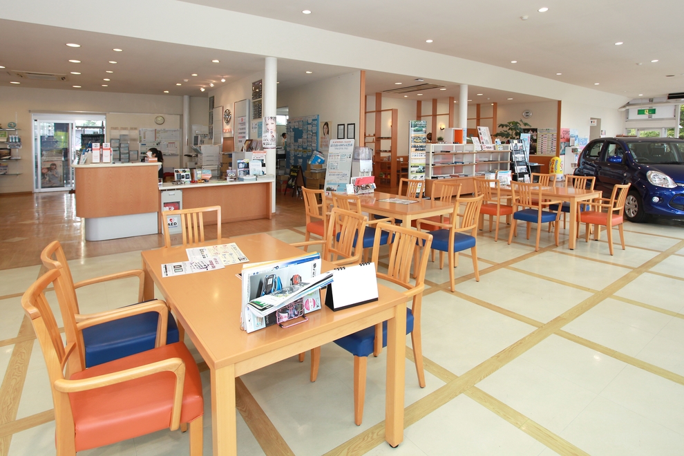 04_南岩国店店内-01