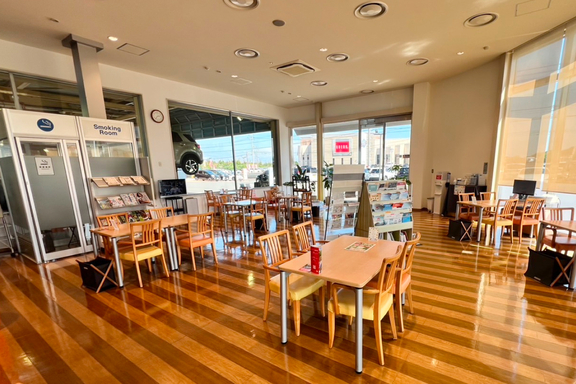 トヨタカローラ山口_attaときわ店内観