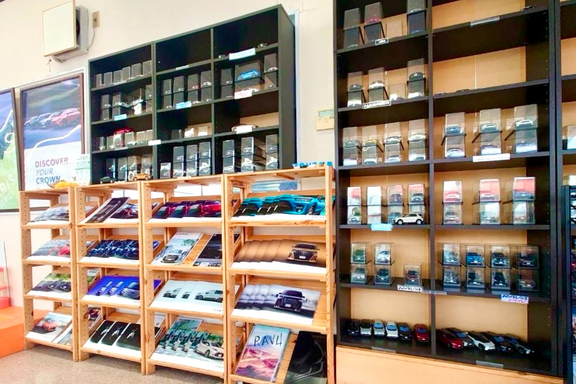 トヨタカローラ山口_光店_内観